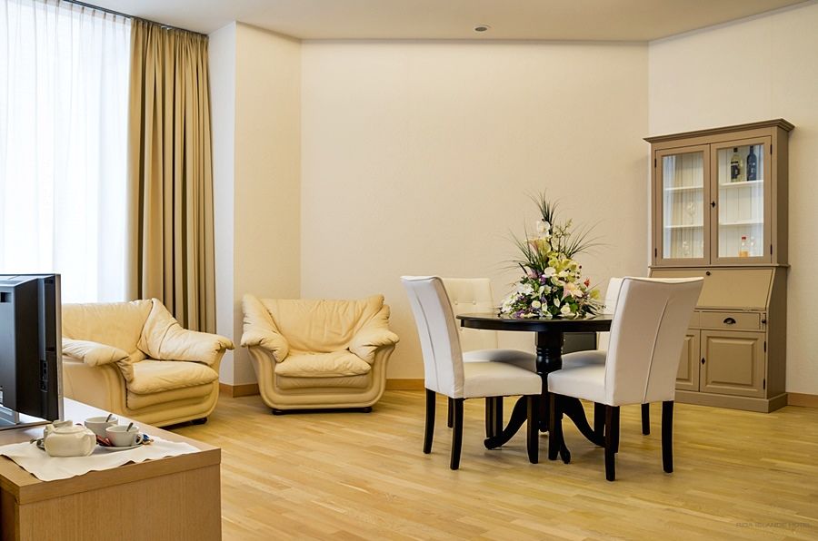 Riga Islande Hotel With Free Parking Bagian luar foto
